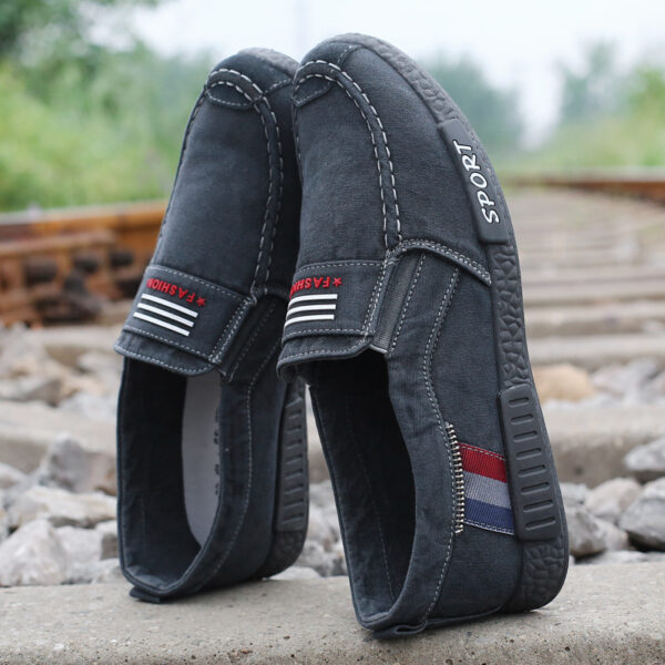 Men's canvas shoes