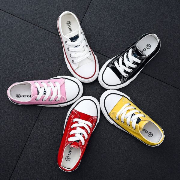 Children's canvas shoes