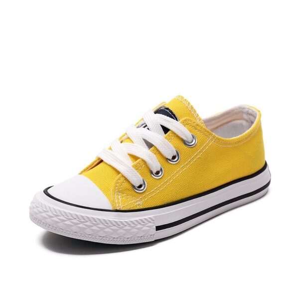 Children's canvas shoes